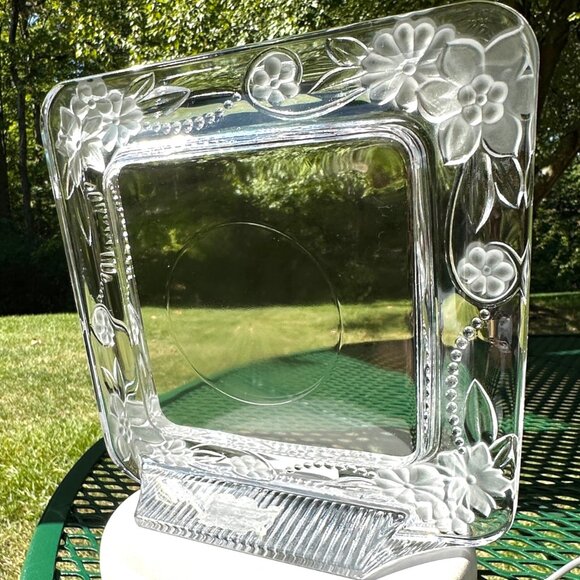Vintage 5th Avenue Square Clear Crystal Illusions Picture Frame Raised Floral De - Picture 2 of 8
